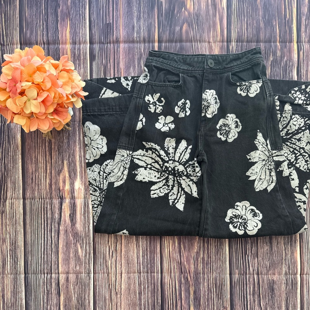 We The Free Black Wide-Leg Floral Print Pants - Picture 2 of 6
